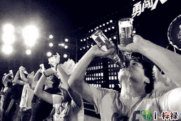 天生酒量大的八字