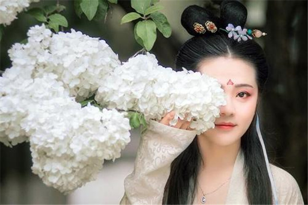 2021年容易感情不顺的八字