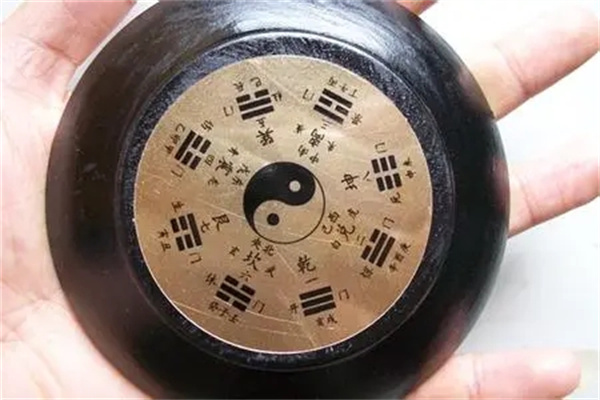 风水墓地罗盘详解