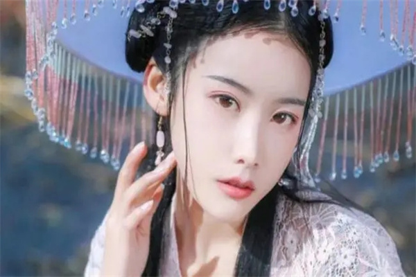 己土日元的女人命好吗