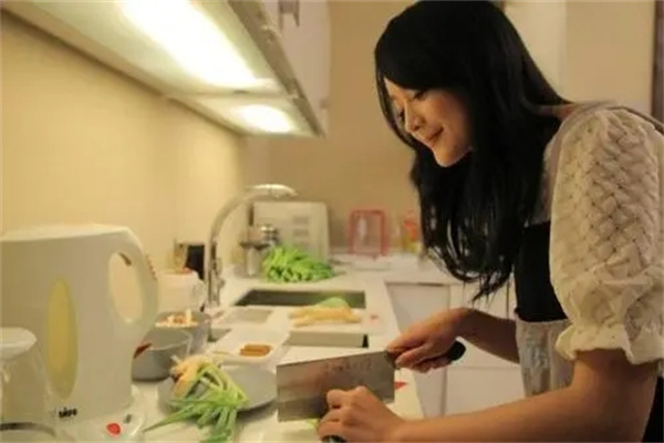 女人八字中食神过旺的命理特征