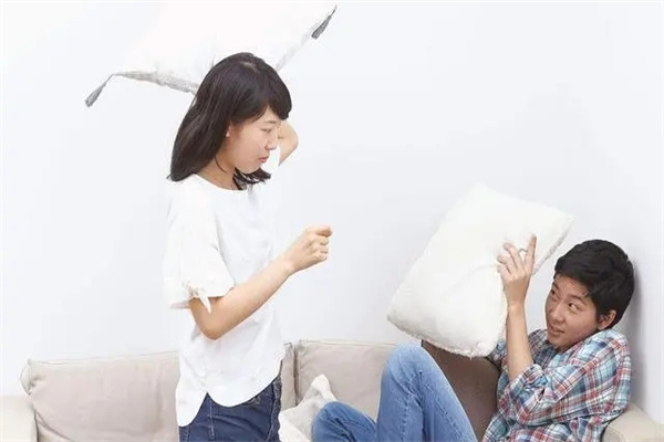 婚外情八字特点(婚外情八字特点是什么)