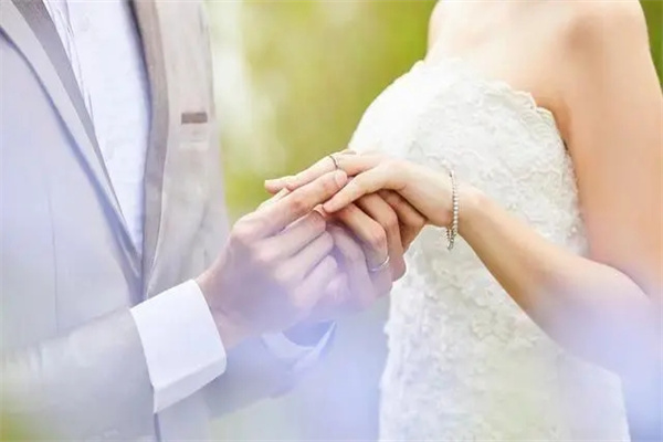 从男命理看婚姻状况(从男命理看婚姻状况怎么看)