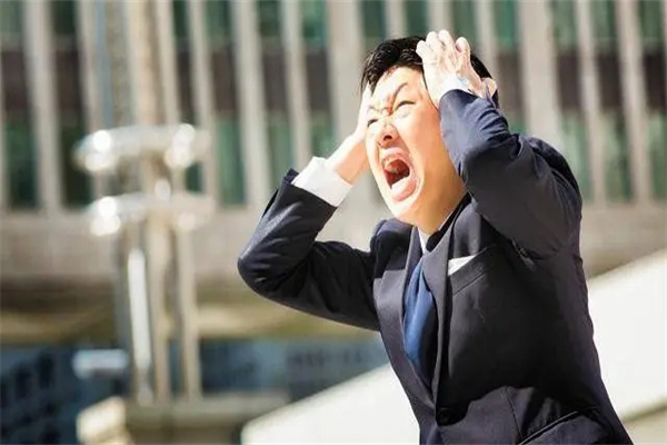 什么八字事业坎坷(能闯事业的八字)