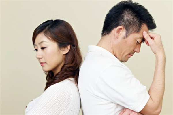 八字看婚姻是否顺利(八字看婚姻是否顺利)
