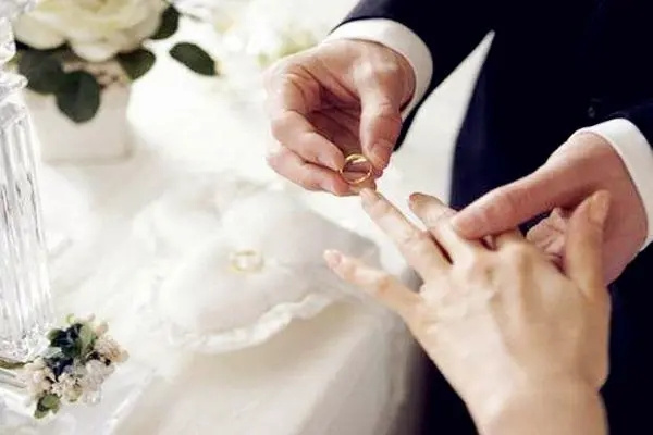 日柱测女命婚灾(日柱测女命婚灾准吗)