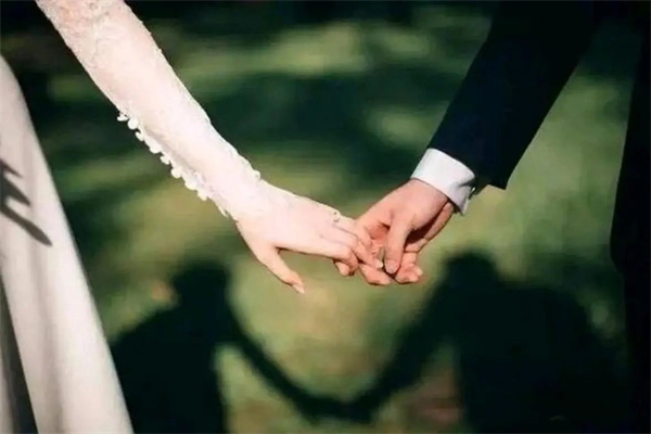 婚姻不顺的八字特征(男命婚姻不顺的八字特征)