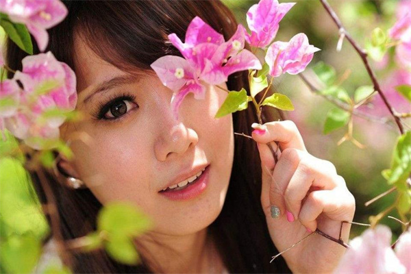 日坐七杀的女命(日坐七杀的女命吸引哪种男的)