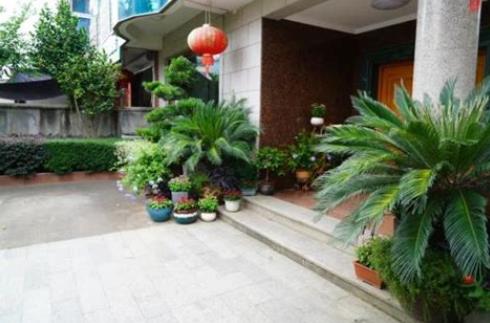 住宅大门正对客厅风水影响,如何化解