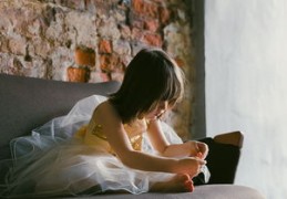 女人出嫁难的八字（女人出嫁难的八字句子）