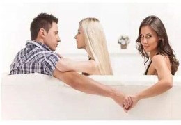 精神出轨的女命八字