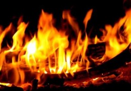 丙寅炉中火命什么意思？丙寅炉中火命好吗