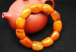 蜜蜡配饰风水禁忌（蜜蜡配饰风水禁忌大全）