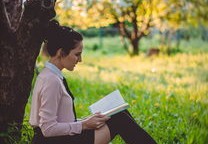 纳音饿水命的贵人