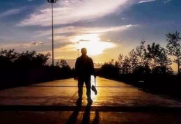 性格不合群的八字特征