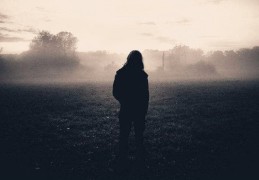 喜欢一个人呆在的八字特征