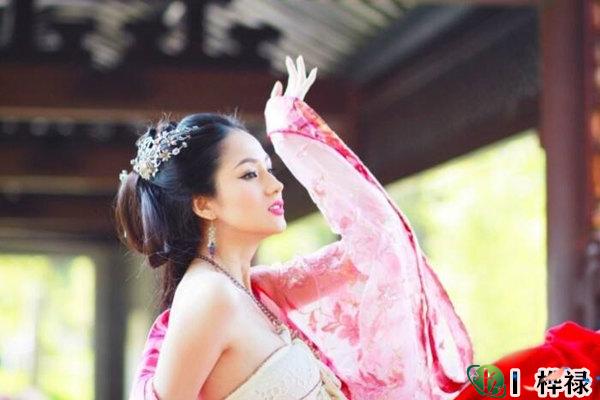 八字断妻子相貌