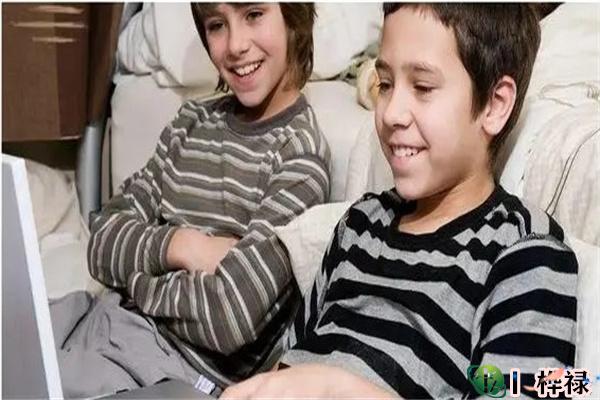 比肩在八字中吉凶